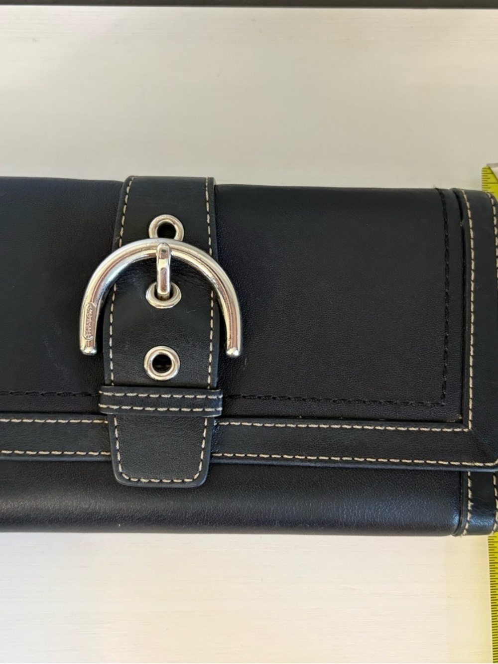COACH Vintage Soho Buckle Trifold Wallet | Black Leather Contrast Stitch Y2K - Picture 7 of 7